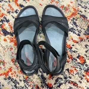 Merrell Black Strappy Sandals size 9